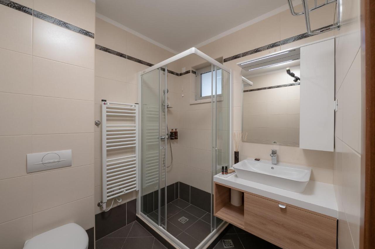 Noemia Apartments Baška Voda Buitenkant foto